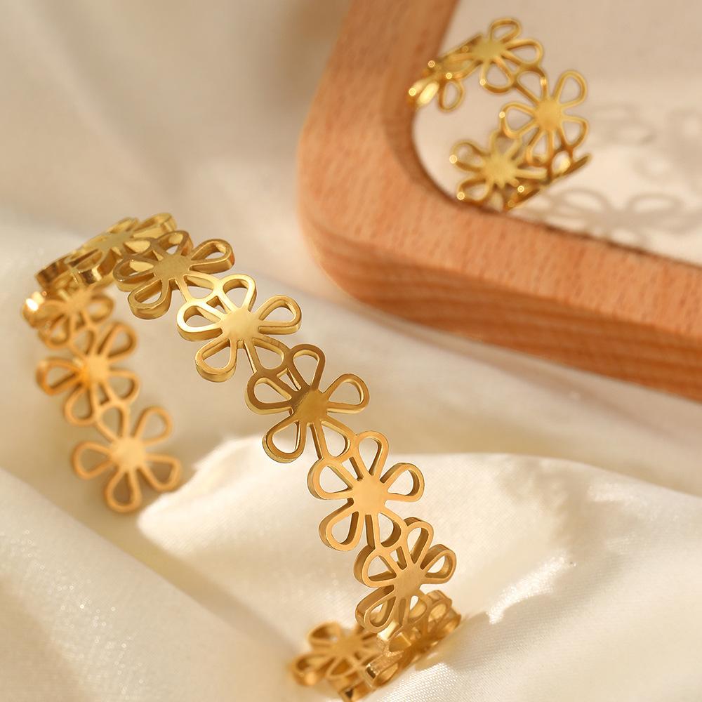 Stainless Steel Bracelet Rings Set Hollow Flowers Unusual Retro Bracelet Ring For Women Jewelry Non-fading High-quality Gift New