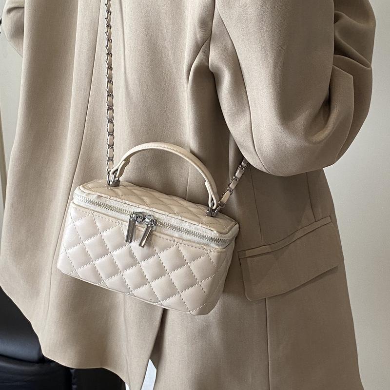 Xiaoxiangfeng Box Bag Portable Small Square Bag Versatile Foreign Style Box Bag High Value Texture Chain Diamond Messenger Bag