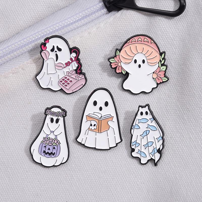 Halloween Ghost Metal Brooch - Creepy Cute Geometric Backpack & Scarf Clip Badge