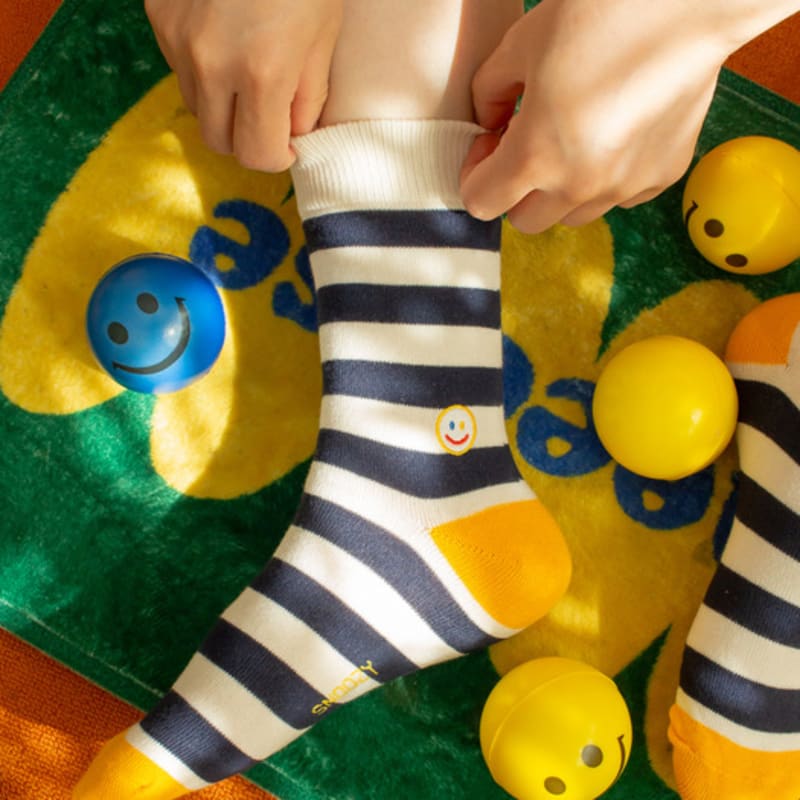 SNOOZY Striped Smile 3 Emoji Embroidered Socks (Navy Y)