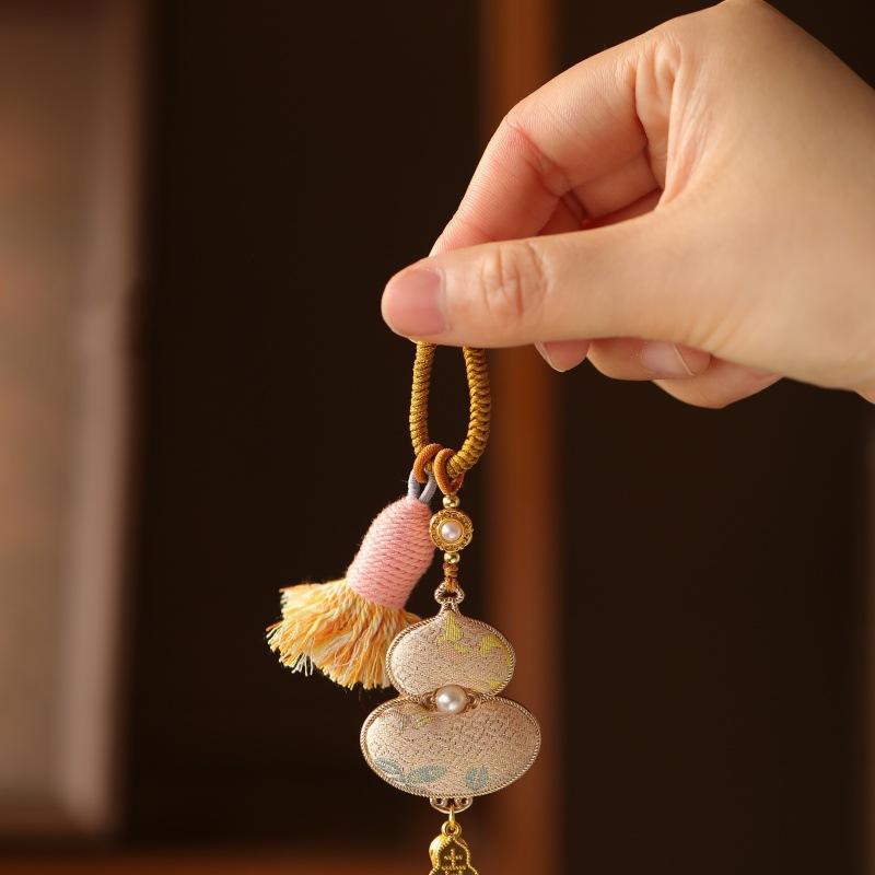 Handmade Chinese Brocade Gourd Keychain Good Luck Auspicious Hanging Charm for Purse Decoration New Year Present