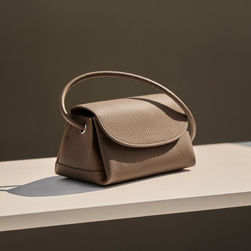 

2025 New Autumn Winter Genuine Leather Women s Bag Fashion Versatile Small Square Bag Niche Stylish Phone Bag Single Shoulder Women s Bag Long19CM、Wide11CM、Hig
