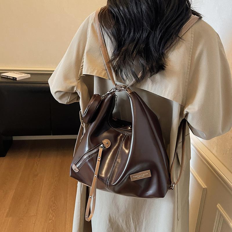 Niche design sense locomotive style cool soft leather double shoulder tote bag fashionable versatile large capacity shoulder messenger bag women