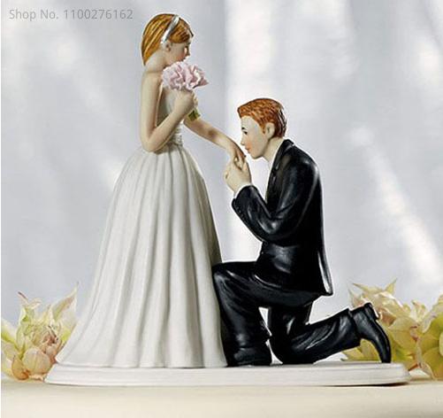 Arrival Wedding Romantic Bride and Groom Toppers Couple Figurine Marriage Funny Cake Topper for Wedding Cupcake Decoration