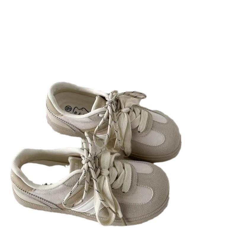 Platformowe białe buty damskie 2025 nowe jesienne platformowe podwyższające uniwersalne casualowe sportowe buty deskorolkowe lekkie oddychające buty deskorolkowe