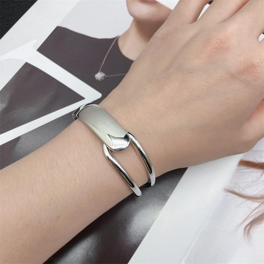 Ins Hollowed Bracelet Chic Temperament Open Bracelet Personalized Irregular Opening Bangle Girls