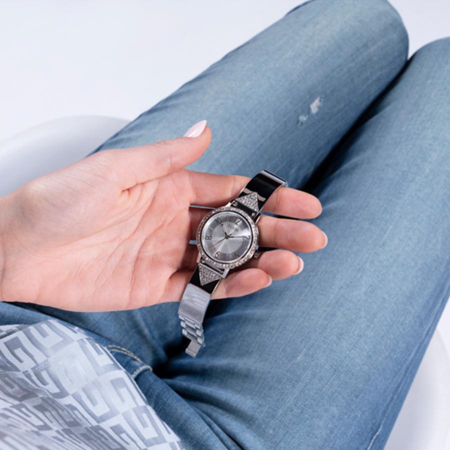 Watch Fashion Minimalist Elegant Silver Steel Diamond-Accented Bracelet Quartz Women's Watch GW0474L1