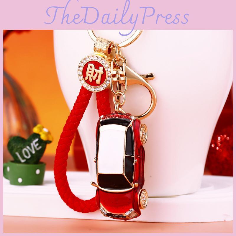 Adorable Creative Land Rover Model Car Keychain Perfect For Cute Bag Accessories