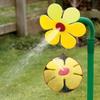 Lustiger verrückter Drehsprenger 720 drehendes Wassersprühspielzeug tanzende Gänseblümchen-Sprenger Bauernhof