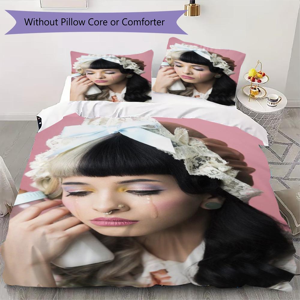 Melanie Martinez Desenli Nevresim Takımı Yorgan Örtüsü Yastık Kılıfı Ev Dekorasyonu Doğum Günü Hediyesi (1 * yorgan kılıfı + 2 * yastık kılıfı (içsiz))