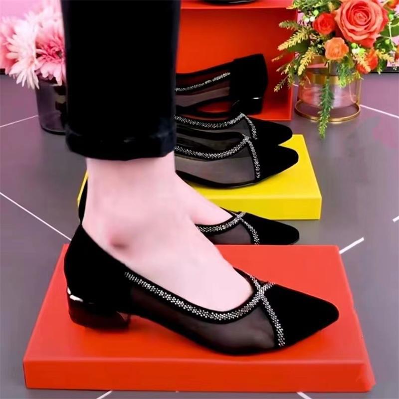 

Женские одинарные туфли из мягкой кожаной сетки, новинка лета, удобные полые сетчатые остроносые одинарные туфли на низком каблуке с неглубоким вырезом, туфли для мамы со стразами 40