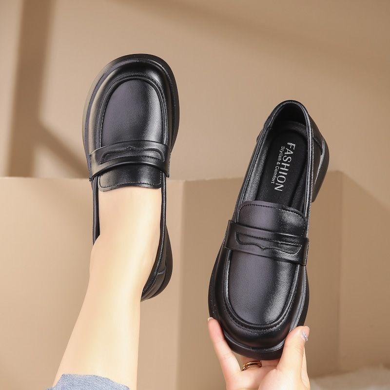 New spring mother shoes medium and old comfortable soft sole non-slip middle-aged flat shoes soft leather one pedal