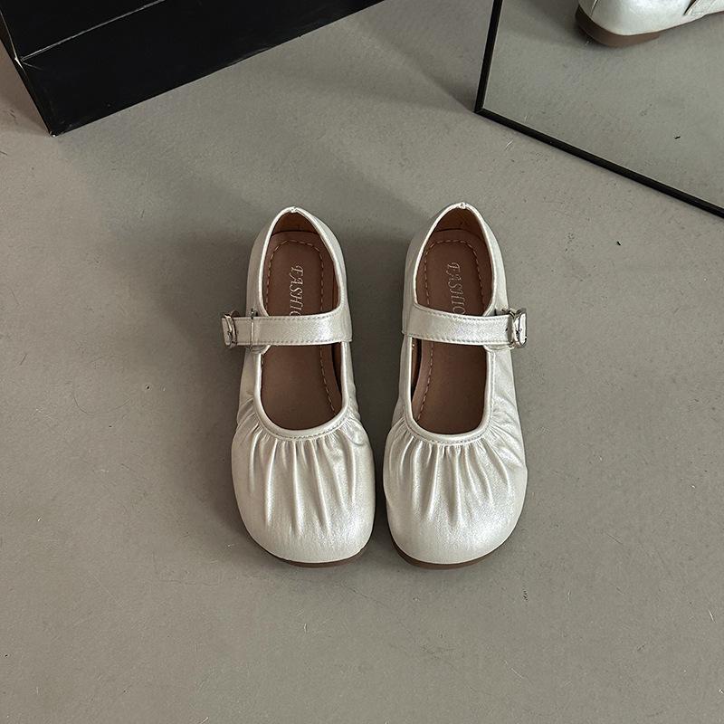 

Vintage French Mary Jane shoes pleated one-word flat grandma shoes women s summer versatile single shoes with skirts Doudou shoes 40 бежевый