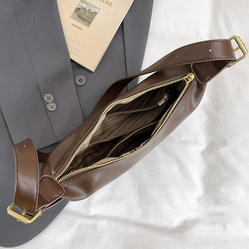 2025 Summer New Messenger Bag Women's Trend Fashion Dumpling Bag Lightweight Small Satchel Underarm Casual Shoulder Bag