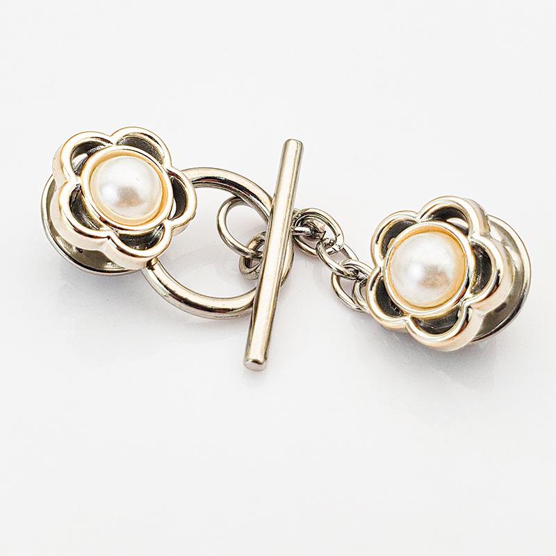 Pearl Brooch Cardigan Chain with Decorative OT Buckle