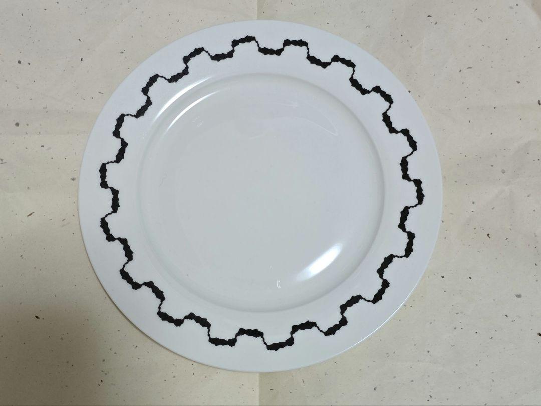 

[USED] TVXQ Official Korean Dessert Plate with Yunho and Changmin Profile Silhouettes