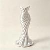 3D Kleid Vasen Ornament: Modernes, Hochwertiges Blumenarrangement Kunstwerk