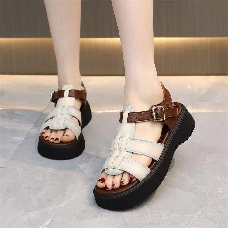 Leather thick-soled Roman sandals women's casual soft-soled summer 2025 new popular versatile muffin foreign style increases