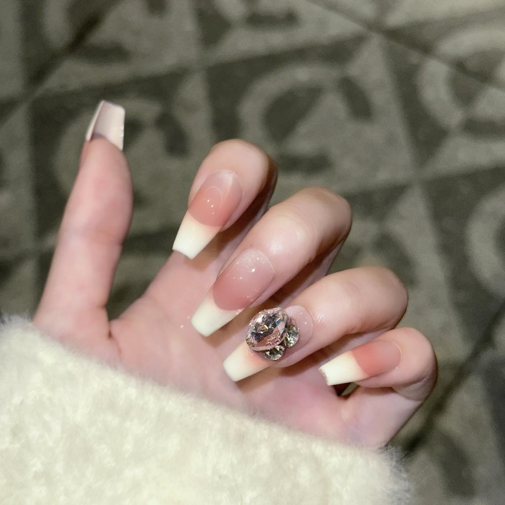 Manichiură French Avansată Ochi de Pisică cu Lumină Laterală Nude Blush Armură de Purtat Armură Făcută Manual