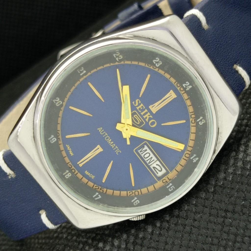

Б/У SEIKO 5 АВТОМАТИЧЕСКИЕ 6309A ВИНТАЖНЫЕ ЯПОНСКИЕ МУЖСКИЕ ЧАСЫ D/D СИНЕГО ЦВЕТА 551j-a303851-2 SKU551j-a303851