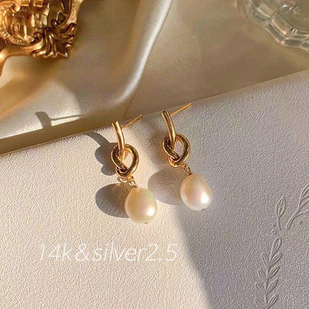 (14K) (Silver 92.5) Keder Twisted Pearl Earrings