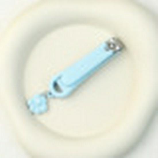 Cute Cat Paw Nail Clippers with Pendant - Portable, Splash-Proof, Women’s Manicure Tool