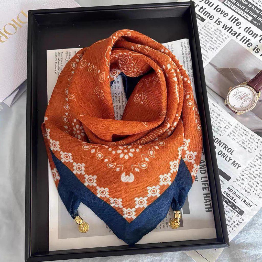 Women's Magnetic Buckle Neck Scarf - Lightweight, Comfortable Cotton, Versatile Style