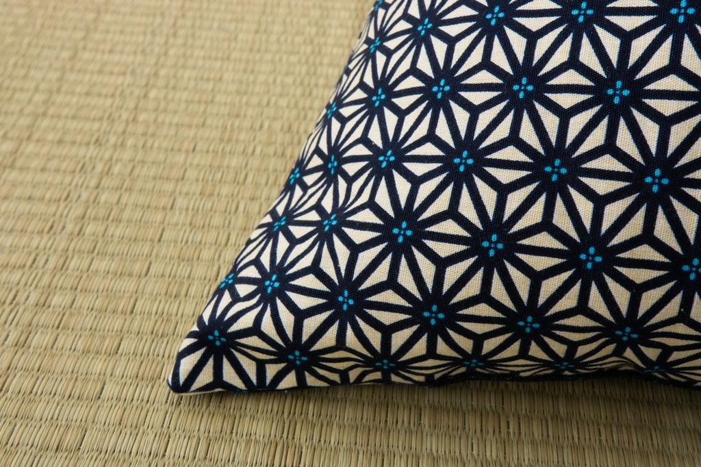 Emur Vyrobeno v Japonsku Přírodní pohankový polštář s krásným japonským vzorem Konopný list Ao