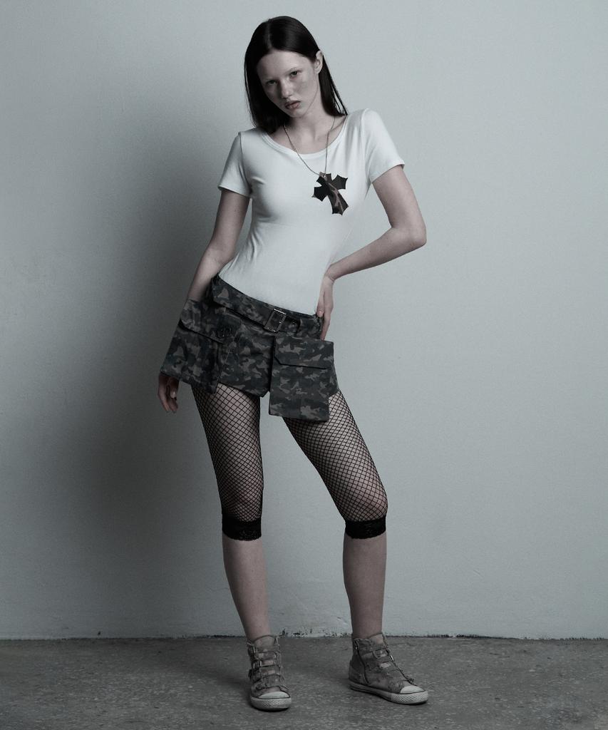 ILLIO White-Camou Cross Necklace T-Shirt