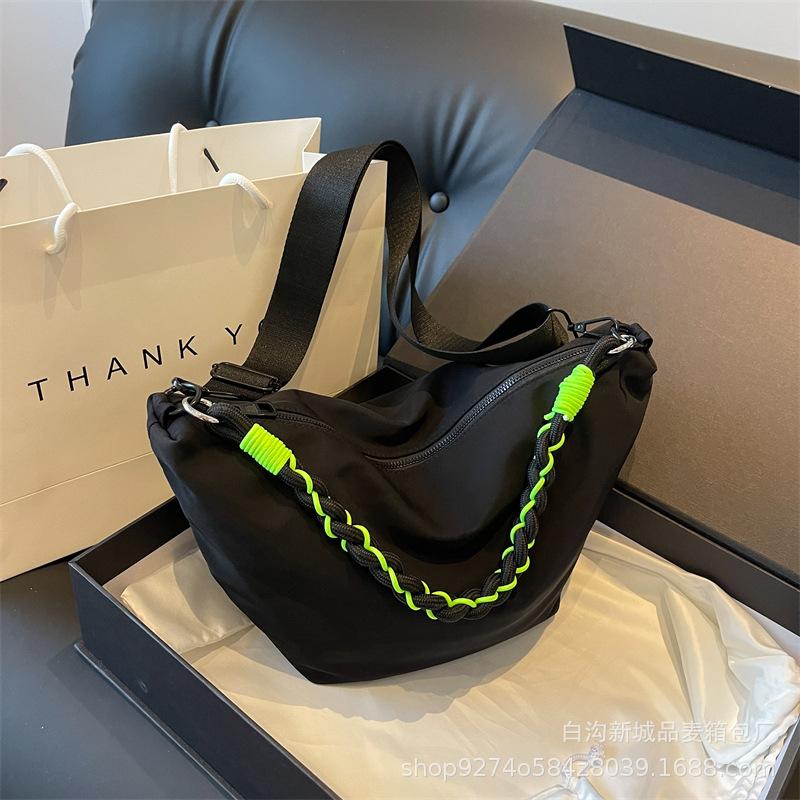 

This year s popular fashion broadband underarm small bag women s 2025 new foreign style one shoulder crossbody canvas dumpling bag