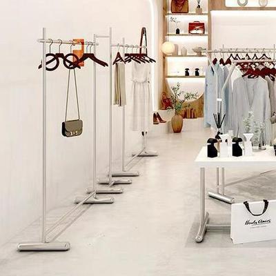 Minimalistisch Vloerdisplayrek van Roestvrij Staal voor Heren-, Dames- en Kinderkleding
