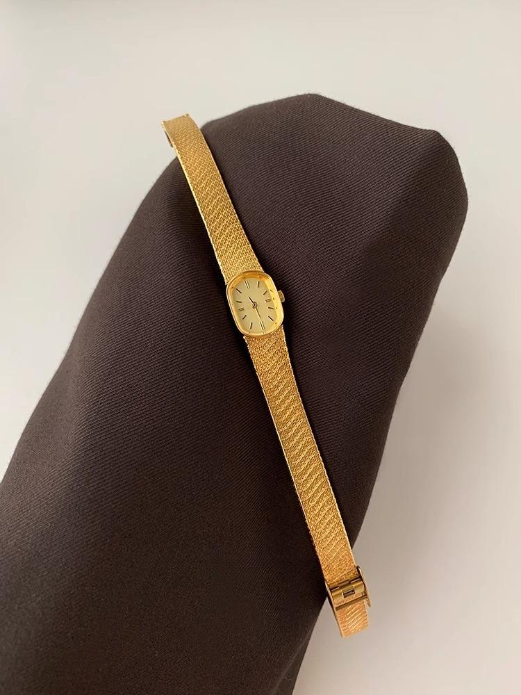 Watch for women light luxury niche small gold watch new retro small exquisite women's quartz watch