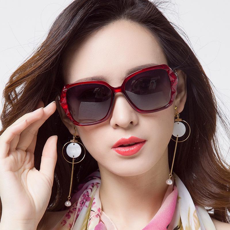 2025 Trendy Women's Retro Large Frame Sunglasses for Sun Protection