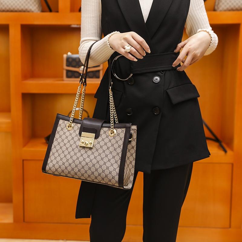 2023 Trendy Fashion Atmospheric Shoulder Bag Large Capacity Versatile Chain Bag Cross-body Carry-on Women's Big Bag