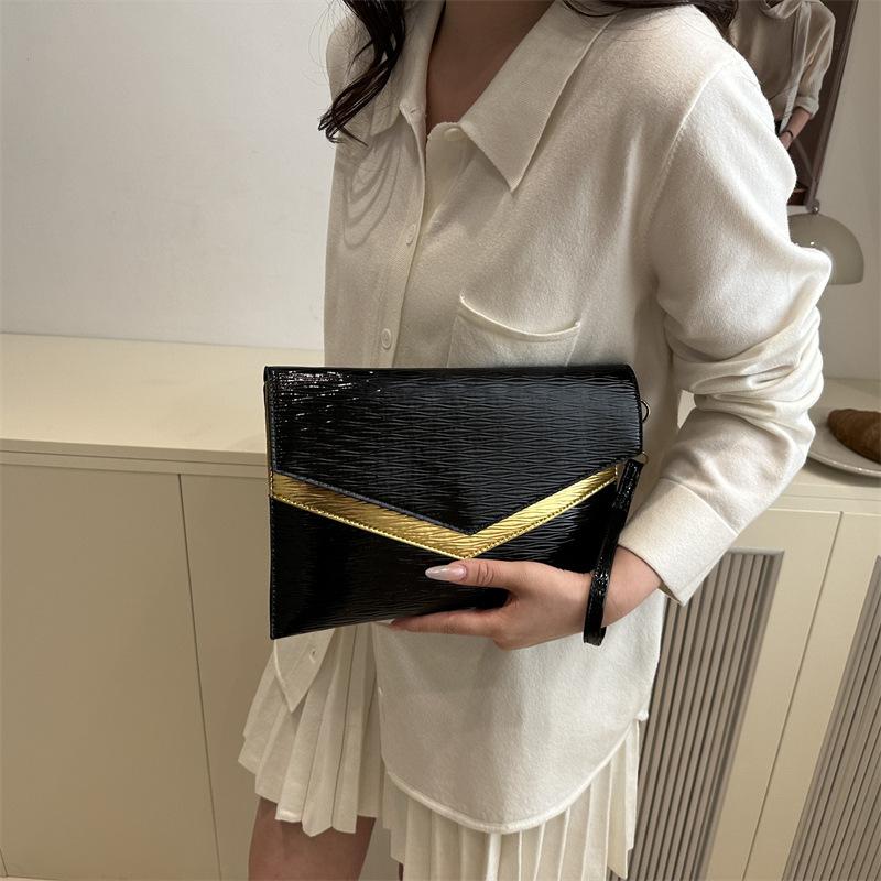 2025 trend large capacity casual retro new personality spring new fashion simple envelope clutch woman