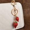 Yousheng Sleutelhanger Hanger Aardbeivorm Strass Inleg Sleutelhouder met Karabijnsluiting Compact Lichtgewicht Tas Hanger Auto