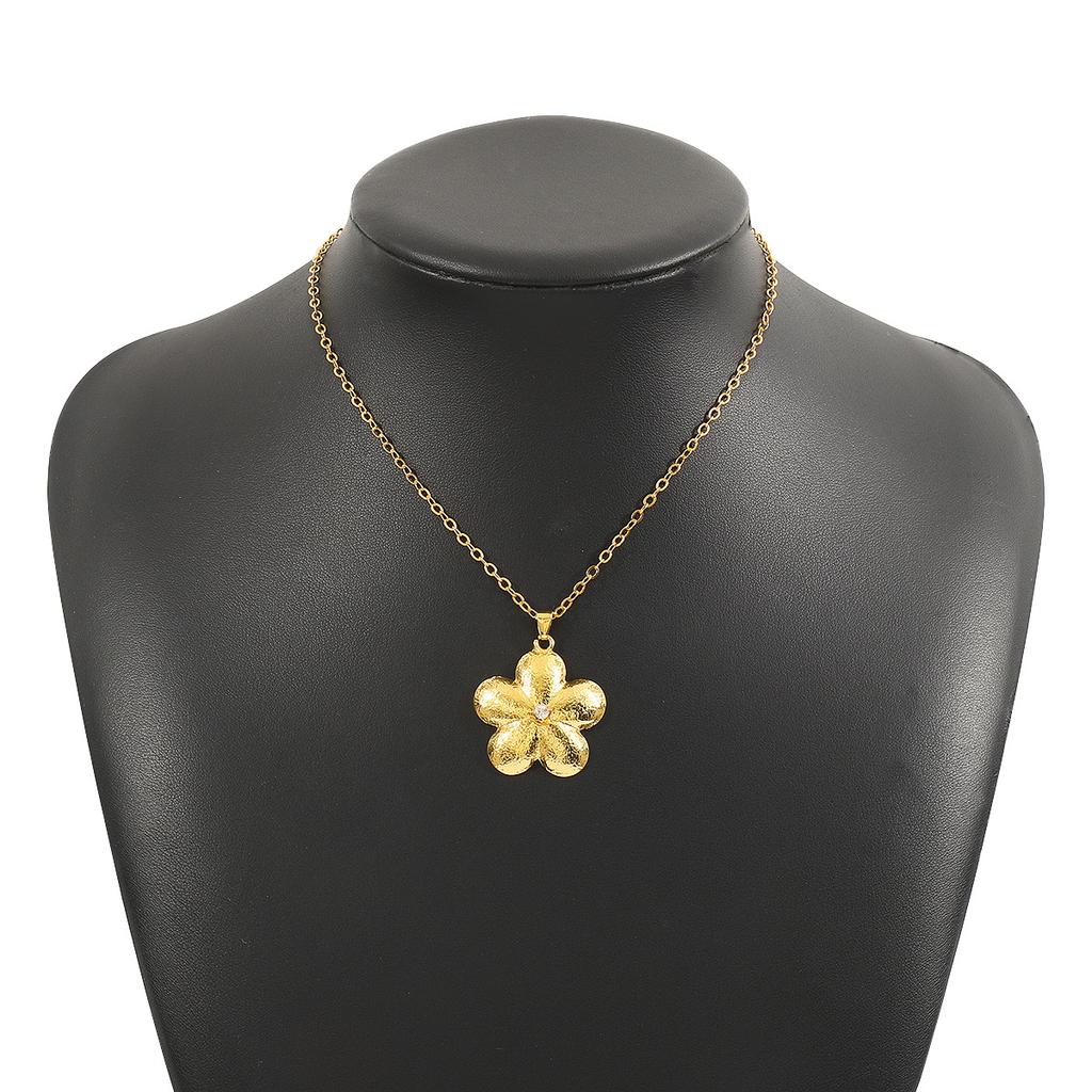 Fashion Is Simple Temperament Flower Pendant Necklace, Personalized Design Earrings Ring Jewelry Set