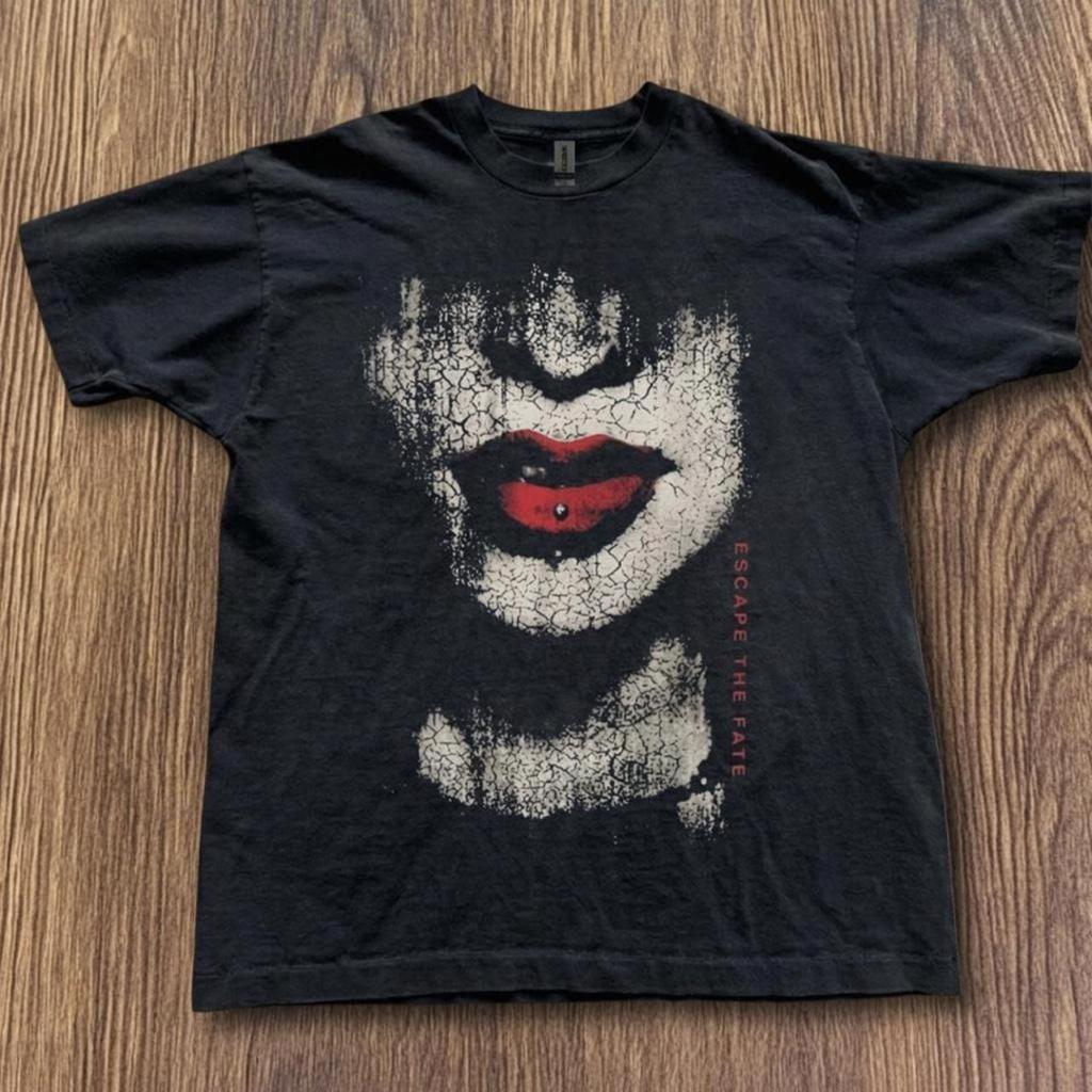 Escape the Fate Tshirt , Vintage Music Tshirt Unisex T-Shirt