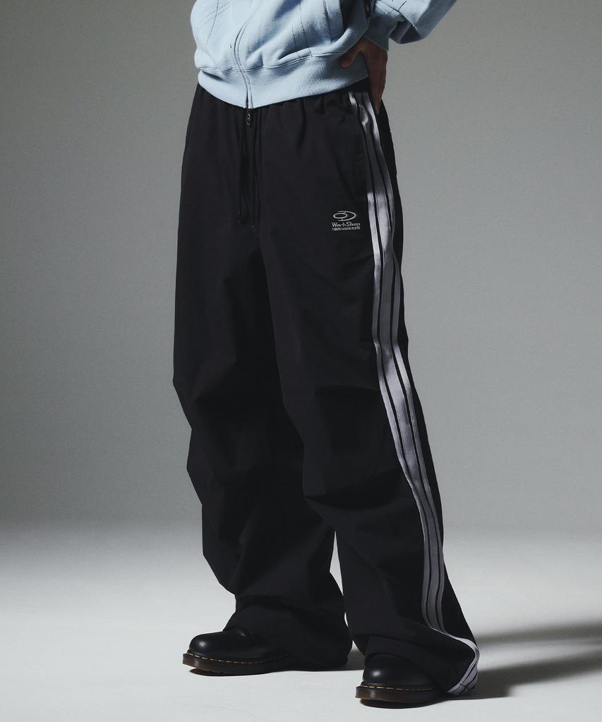 TRAVEL Line Tape Dart Pants Black