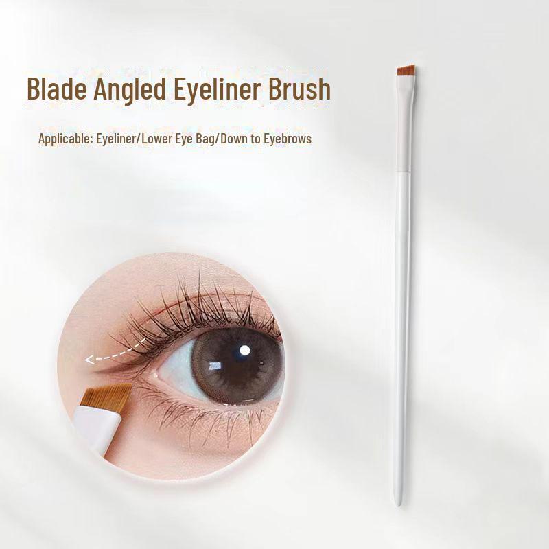 

Скошенная подводка для глаз и кисточка для бровей Cloud Porcelain - Плоский инструмент для макияжа век и шелкопряда small slanted eyeliner brush