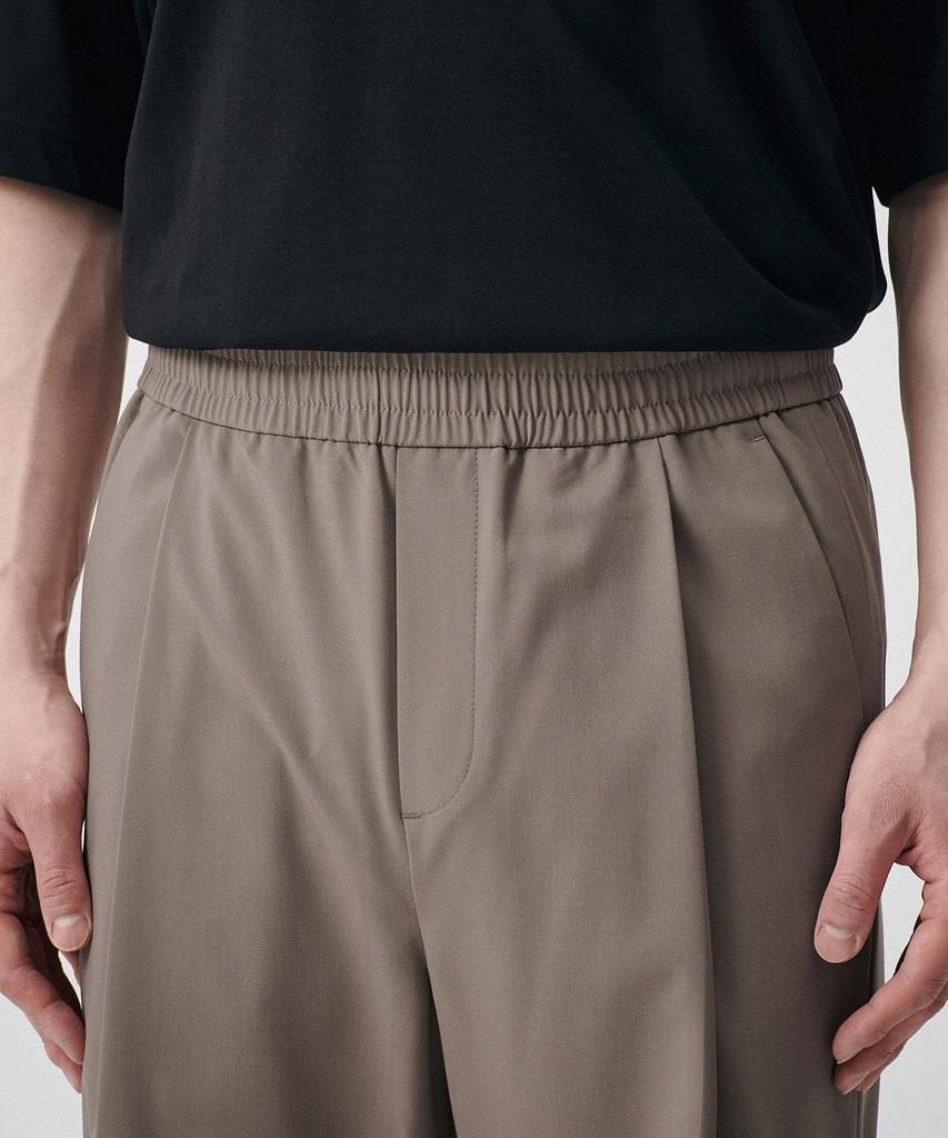 MUSINSA STANDARD [Cooltandard] One-Pleat Wide Elastic Waist Slacks [Dusty Beige]