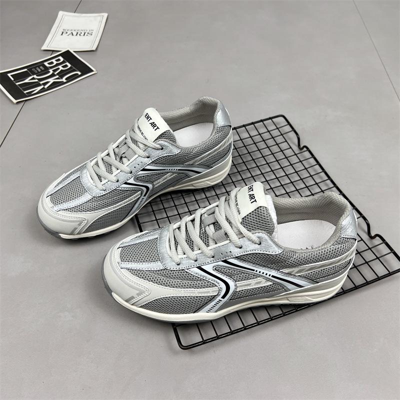 

Breathable mesh heightening German training shoes women s autumn 2025 new fashionable versatile sports casual non-slip Forrest Gump shoes 35 серый