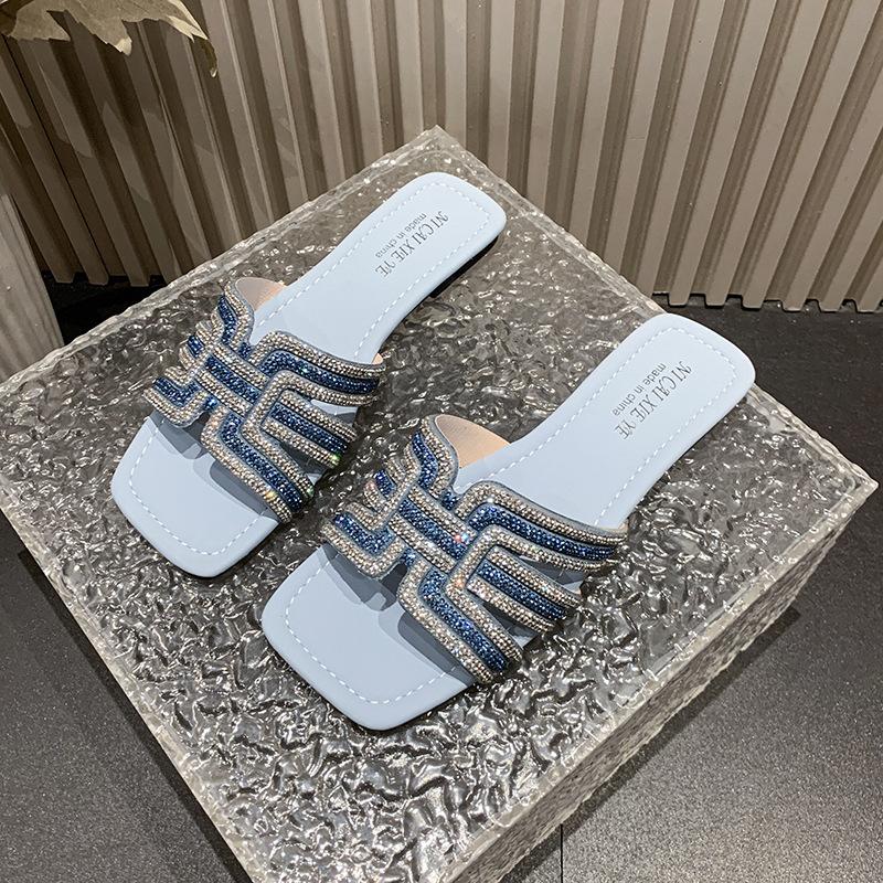 Cool Slippers Women's Summer Outer Wear Fashion 2025 New Temperament Versatile Rhinestone Flat Bottom Non-slip Beach Slippers