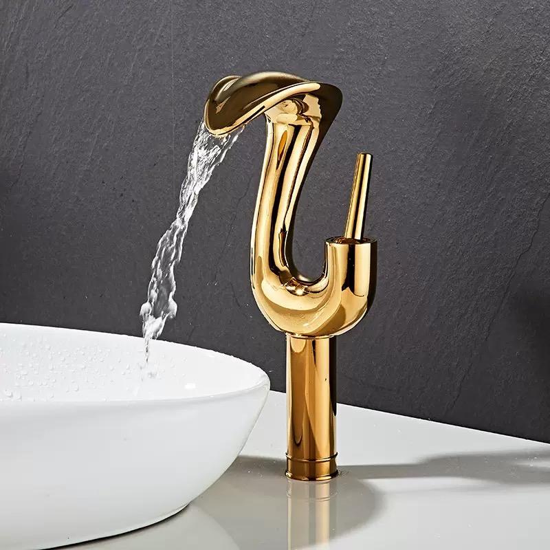 Gold Creative Wash Basin Faucet Hot and Cold Bathroom Sink Taps Single Hole Toilet Bathroom Faucets Brass Deck Mounted Water Tap
