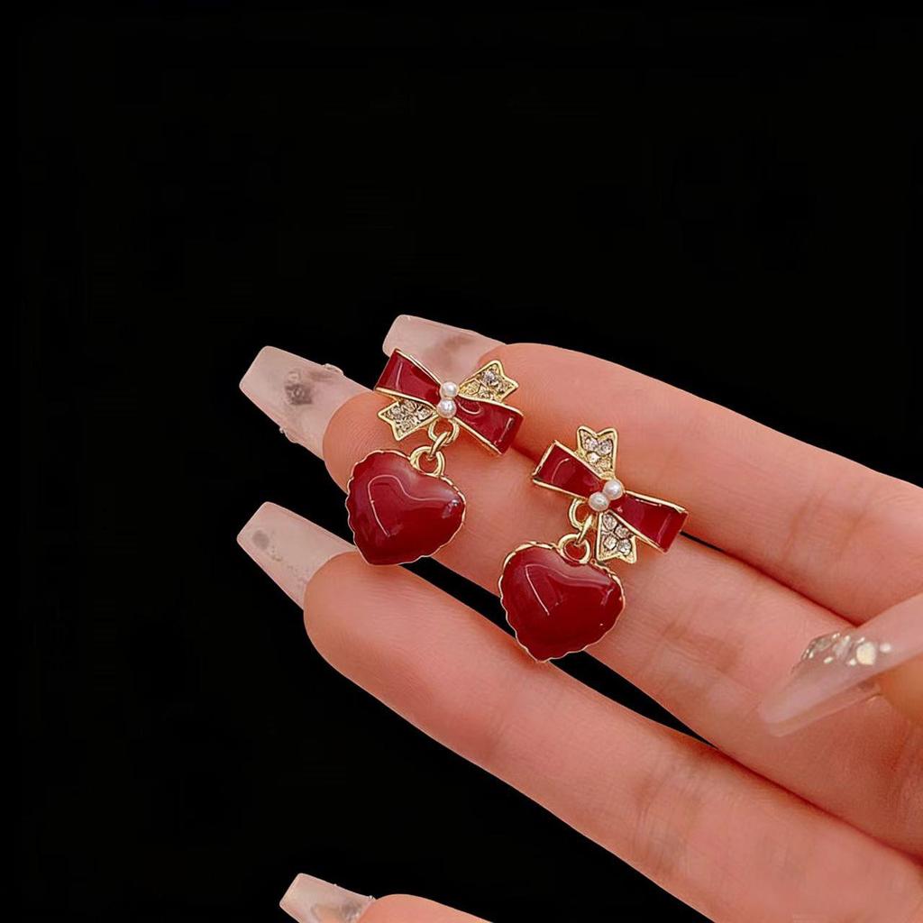 Heart-Shaped Rhinestone Bow Earrings: Elegant & Fashionable Skin-Brightening Accessories for Women