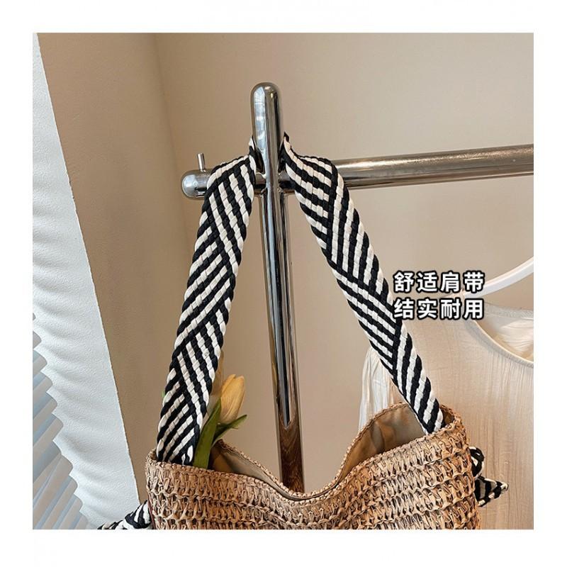 2025 New Style Light Leisure Vacation Straw Tote Bag Fashionable Commuting Large Capacity One-shoulder Beach Women