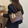 Large Capacity Tote Bag Women's 2025 New Autumn and Winter Retro Versatile Commuter Bag High-end Shoulder Handbag
