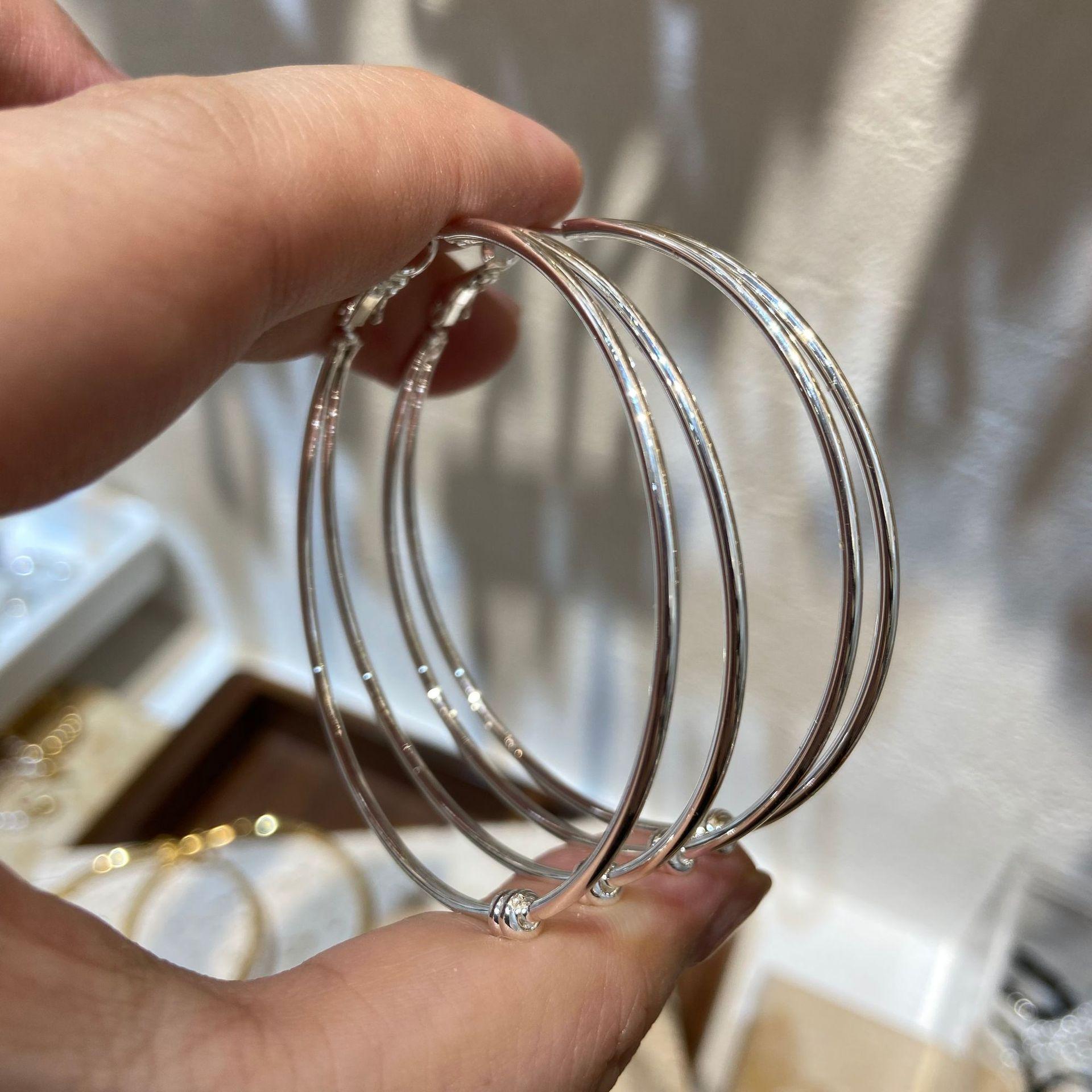 

Double-Layer Circle Earrings, Light Luxury High-End Temperament, Large Earrings, Stud Earrings, Plain Ring Earrings, 5-Layer Real Gold Electricity.
