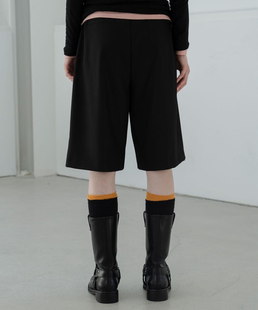 Mosyupamosyu Double-Pleat Bermuda Pants [Black]