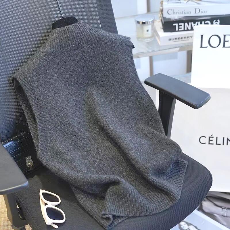 Knitted V-Neck Wool Fleece Sleeveless Vest - Minimalist Style for Autumn/Winter